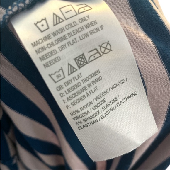 LOGO by Lori Goldstein Size Large Sleeveless Striped Stretch Top with Pockets - Picture 4 of 4